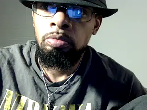 Snapshot of WhiskeyWood_DuhGOD chatting on 12/17/24, 02:23 WhiskeyWood DuhGOD online show from 12/17/24, 02:23