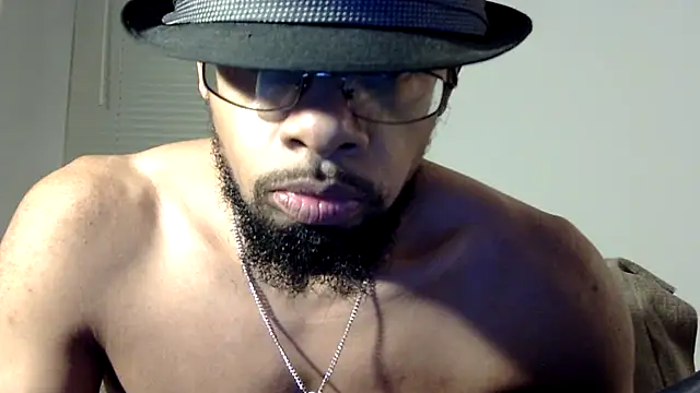 Snapshot of WhiskeyWood_DuhGOD chatting on 02/26/25, 02:26 WhiskeyWood DuhGOD online show from 02/26/25, 02:26