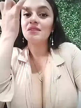 Snapshot of hanna-a chatting on 01/06/25, 03:40 hanna-a online show from 01/06/25, 03:40