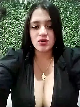 Snapshot of hanna-a chatting on 02/14/25, 07:44 hanna-a online show from 02/14/25, 07:44