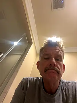 Snapshot of Firedad72FD chatting on 10/01/25, 12:33 Firedad72FD online show from 10/01/25, 12:33