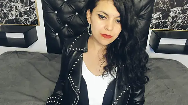 Snapshot of scarlett_w0lf chatting on 01/29/25, 07:43 scarlett w0lf online show from 01/29/25, 07:43