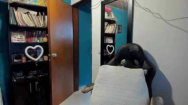 peanut tangerine online show from 11/09/25, 07:01