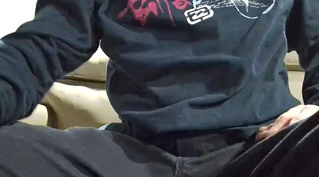 Snapshot of overaveragefreak4you chatting on 12/05/24, 01:17 overaveragefreak4you online show from 12/05/24, 01:17