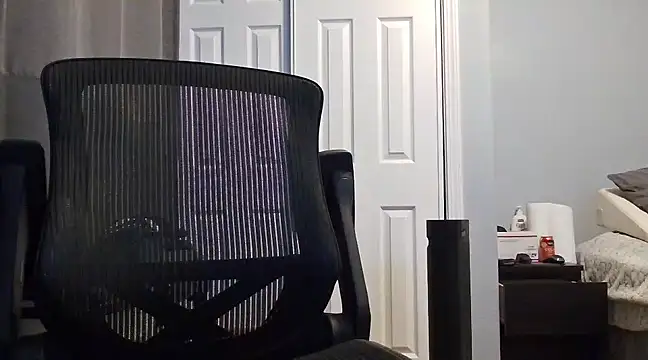 Snapshot of overaveragefreak4you chatting on 12/06/24, 11:00 overaveragefreak4you online show from 12/06/24, 11:00