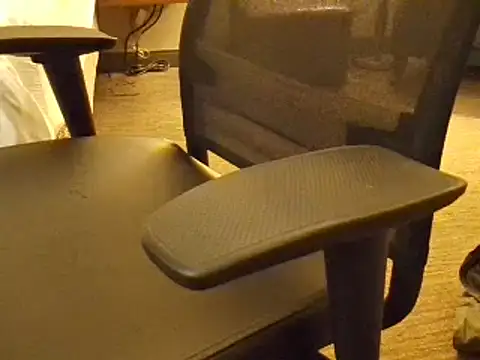 Snapshot of overaveragefreak4you chatting on 12/27/24, 04:32 overaveragefreak4you online show from 12/27/24, 04:32