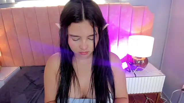 Snapshot of alys_baker chatting on 10/31/25, 07:26 alys baker online show from 10/31/25, 07:26