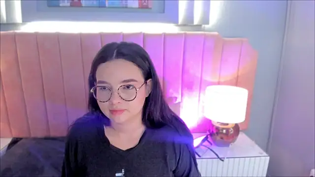 Snapshot of alys_baker chatting on 11/06/25, 03:40 alys baker online show from 11/06/25, 03:40