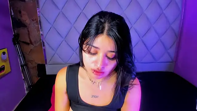 venusowen  online show from 09/26/25, 12:53