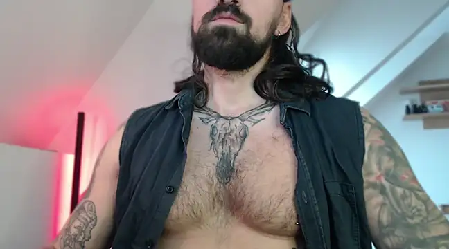 Snapshot of MateoHunk chatting on 12/29/24, 12:23 MateoHunk online show from 12/29/24, 12:23