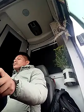 alexchir4 online show from 11/10/25, 11:53