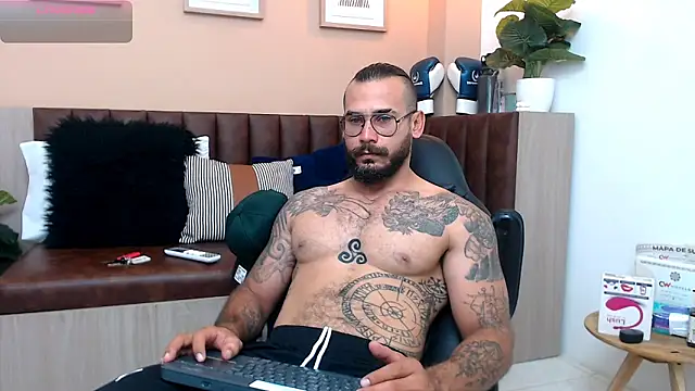 hanz col online show from 03/13/25, 11:08