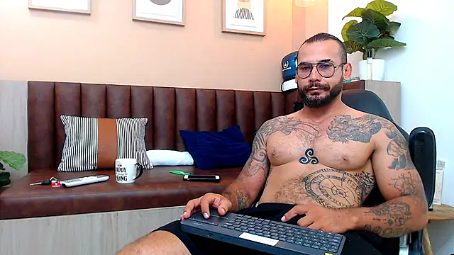 hanz col online show from 03/19/25, 09:28