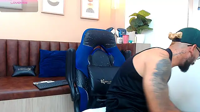 hanz col online show from 03/21/25, 06:51