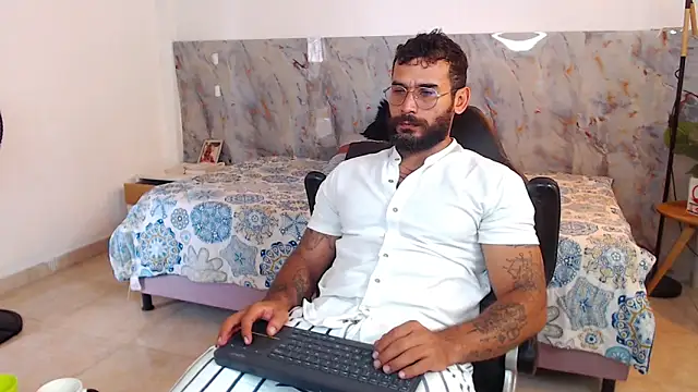 hanz col online show from 11/19/25, 02:39