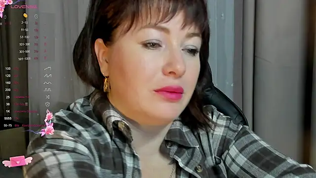 Victoria Di online show from 10/13/25, 01:49