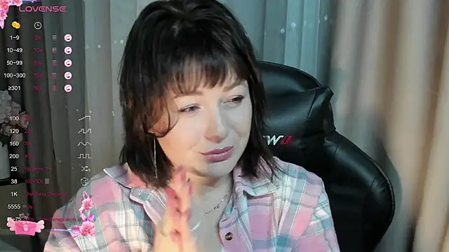 Victoria Di online show from 11/19/25, 03:01