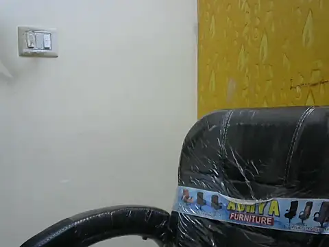 l l ish online show from 10/21/25, 08:15