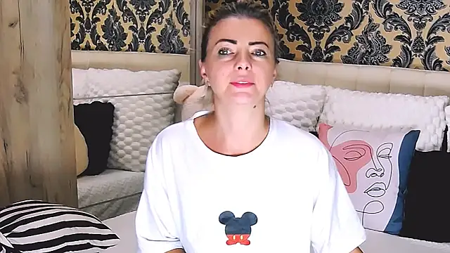 Aly girl1 online show from 10/15/25, 06:57