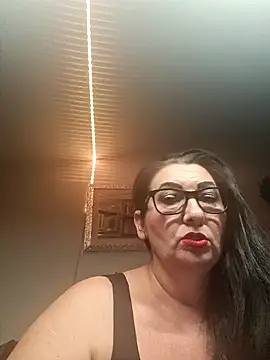 Snapshot of Genoveva73sexy chatting on 12/18/24, 08:36 Genoveva73sexy online show from 12/18/24, 08:36
