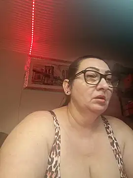 Snapshot of Genoveva73sexy chatting on 03/10/25, 06:27 Genoveva73sexy online show from 03/10/25, 06:27