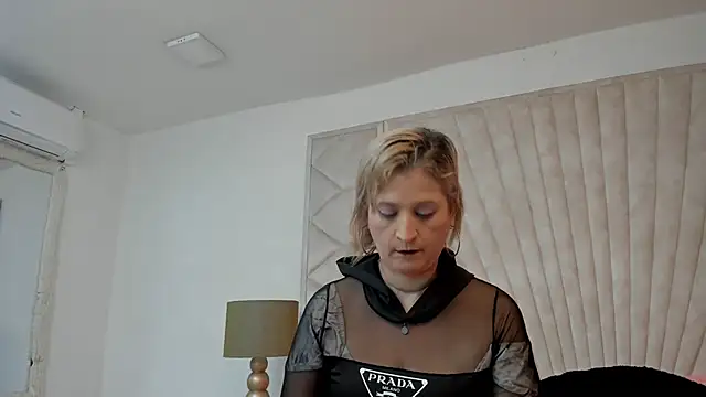 Snapshot of Jade_squirtt chatting on 09/19/25, 11:11 Jade squirtt online show from 09/19/25, 11:11