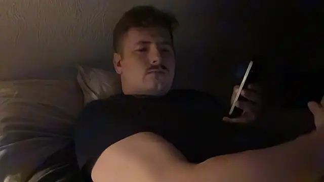 Snapshot of BigSammy1995 chatting on 02/14/25, 02:39 BigSammy1995 online show from 02/14/25, 02:39