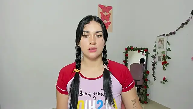 Snapshot of Emic_ chatting on 11/20/25, 02:50 Emic online show from 11/20/25, 02:50