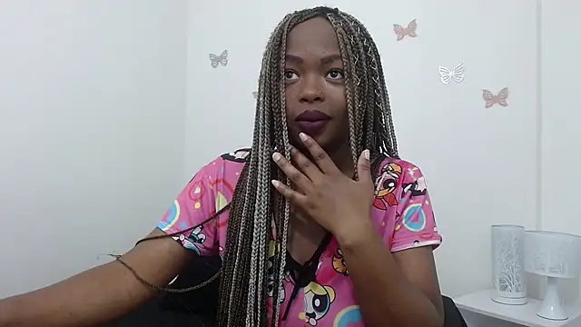 Snapshot of _Zooee chatting on 12/17/24, 11:28 Zooee online show from 12/17/24, 11:28