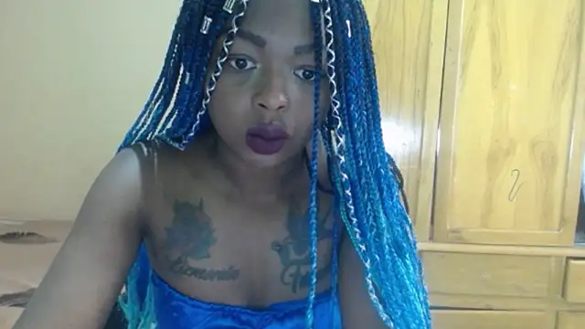 Snapshot of _Zooee chatting on 01/27/25, 01:19 Zooee online show from 01/27/25, 01:19