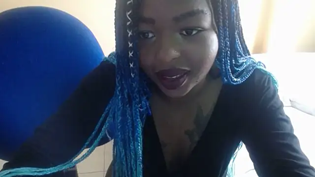 Snapshot of _Zooee chatting on 02/05/25, 01:44 Zooee online show from 02/05/25, 01:44