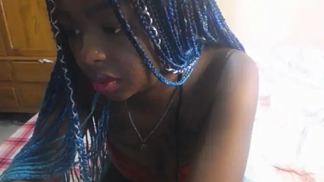 Snapshot of _Zooee chatting on 02/10/25, 01:55 Zooee online show from 02/10/25, 01:55