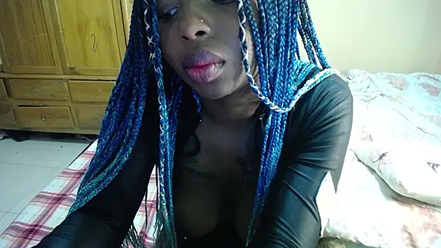 Snapshot of _Zooee chatting on 02/12/25, 05:16 Zooee online show from 02/12/25, 05:16