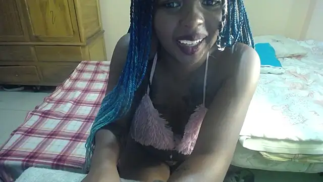 Snapshot of _Zooee chatting on 02/18/25, 04:48 Zooee online show from 02/18/25, 04:48