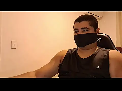 Snapshot of LeoPutaria chatting on 10/12/25, 01:43 LeoPutaria online show from 10/12/25, 01:43