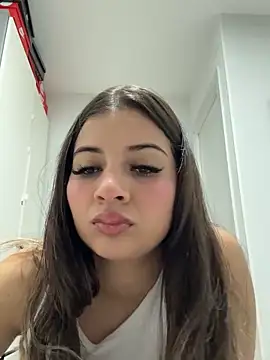 Snapshot of AnitaKariri chatting on 02/14/25, 10:07 AnitaKariri online show from 02/14/25, 10:07