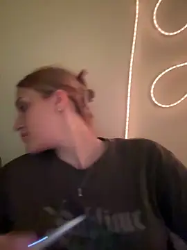 Snapshot of CutePolly chatting on 01/14/25, 12:00 CutePolly online show from 01/14/25, 12:00