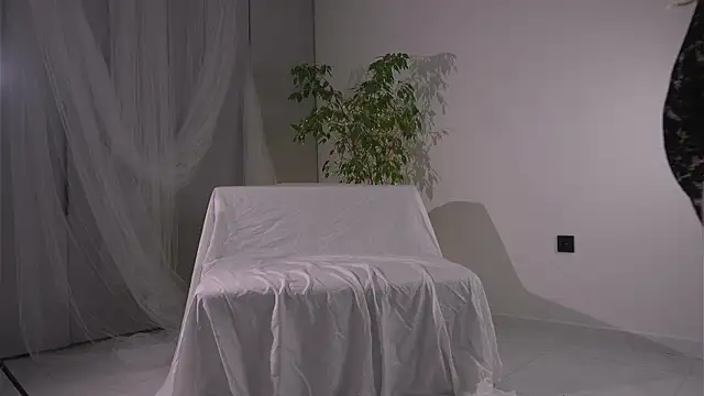 lorrie love story online show from 11/22/25, 09:52