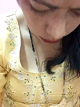 Snapshot of Urmila_bhabhii chatting on 02/03/25, 06:13 Urmila bhabhii online show from 02/03/25, 06:13