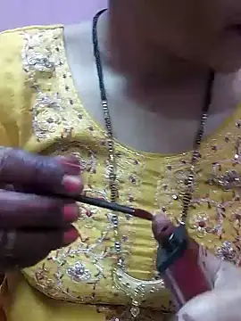 Snapshot of Urmila_bhabhii chatting on 02/05/25, 03:52 Urmila bhabhii online show from 02/05/25, 03:52