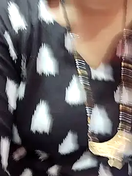 Snapshot of Urmila_bhabhii chatting on 02/08/25, 11:44 Urmila bhabhii online show from 02/08/25, 11:44