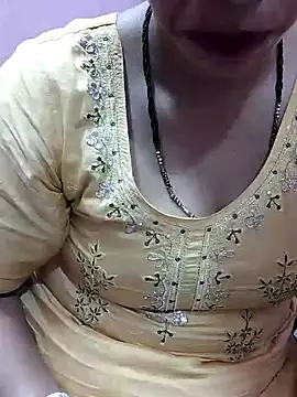 Snapshot of Urmila_bhabhii chatting on 02/10/25, 07:15 Urmila bhabhii online show from 02/10/25, 07:15