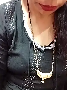 Snapshot of Urmila_bhabhii chatting on 02/13/25, 03:56 Urmila bhabhii online show from 02/13/25, 03:56