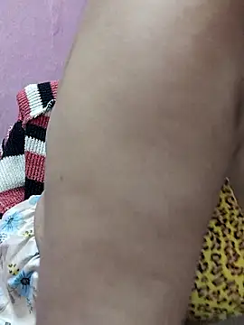 Snapshot of Urmila_bhabhii chatting on 02/15/25, 02:11 Urmila bhabhii online show from 02/15/25, 02:11