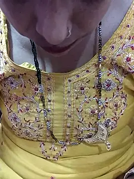 Snapshot of Urmila_bhabhii chatting on 02/19/25, 06:22 Urmila bhabhii online show from 02/19/25, 06:22