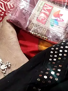 Snapshot of Urmila_bhabhii chatting on 02/24/25, 07:44 Urmila bhabhii online show from 02/24/25, 07:44