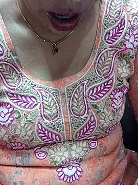 Snapshot of Urmila_bhabhii chatting on 03/15/25, 05:52 Urmila bhabhii online show from 03/15/25, 05:52