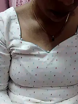 Snapshot of Urmila_bhabhii chatting on 03/19/25, 06:24 Urmila bhabhii online show from 03/19/25, 06:24