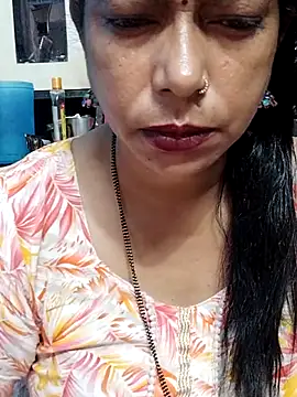 Snapshot of Urmila_bhabhii chatting on 10/14/25, 05:30 Urmila bhabhii online show from 10/14/25, 05:30