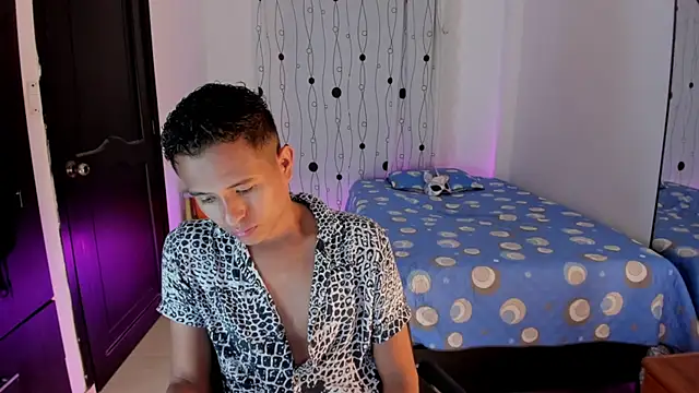 Snapshot of alessandro_wizard chatting on 02/07/25, 01:47 alessandro wizard online show from 02/07/25, 01:47